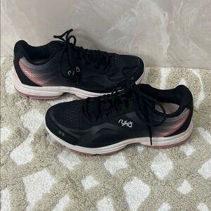 Ryka Women's Black and Pink Gradient Athletic Walking Shoes
